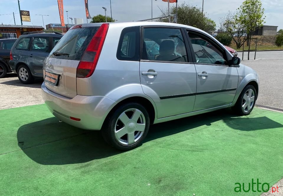 2005' Ford Fiesta photo #5