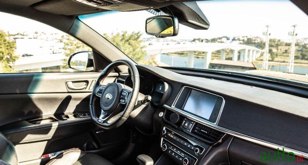 2018' Kia Optima Sw photo #3