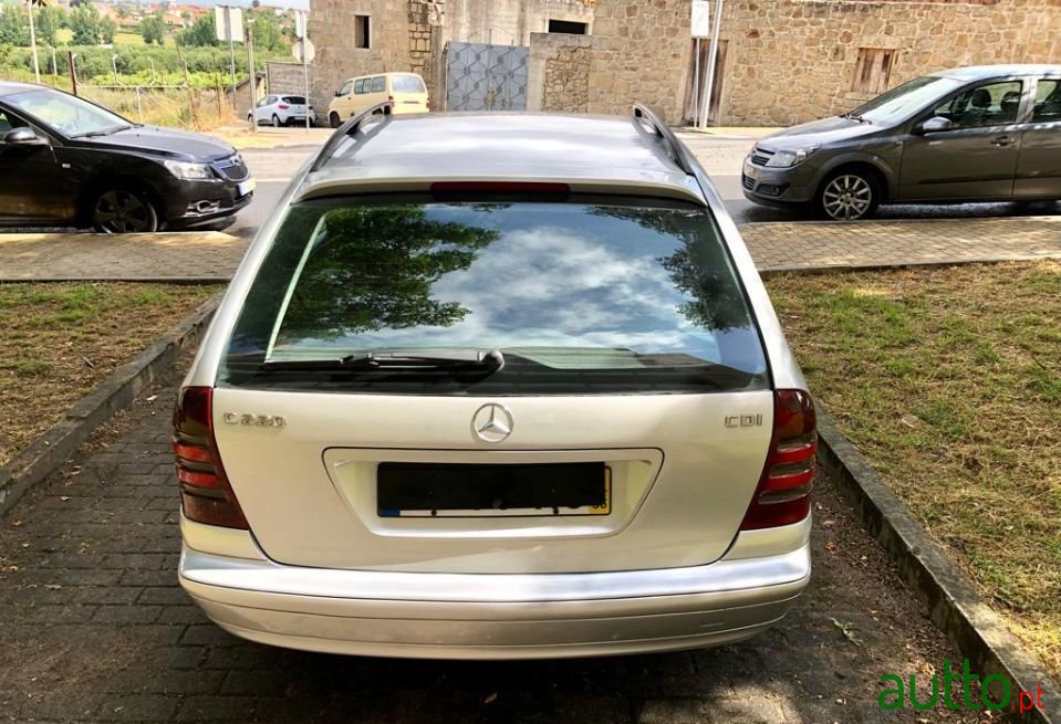2001' Mercedes-Benz C-220 photo #3