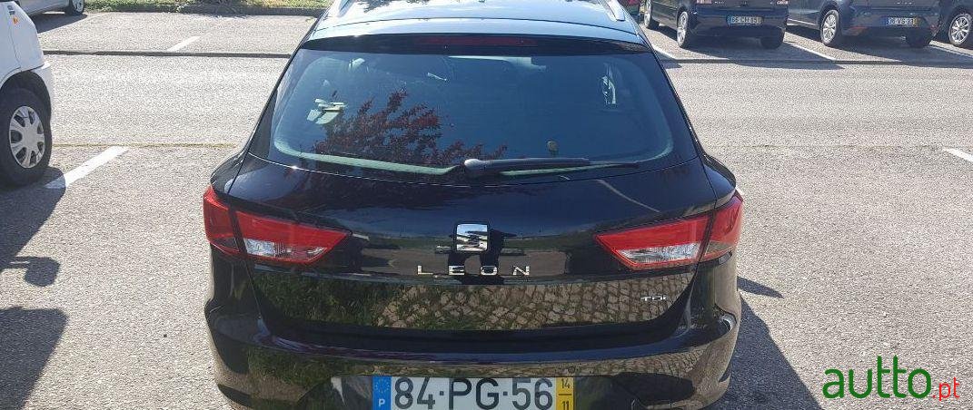2014' SEAT Leon St photo #2