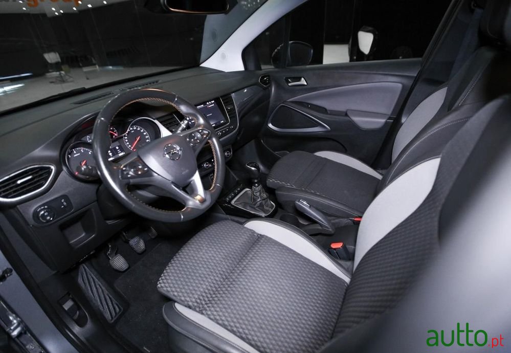 2020' Opel Crossland X photo #6