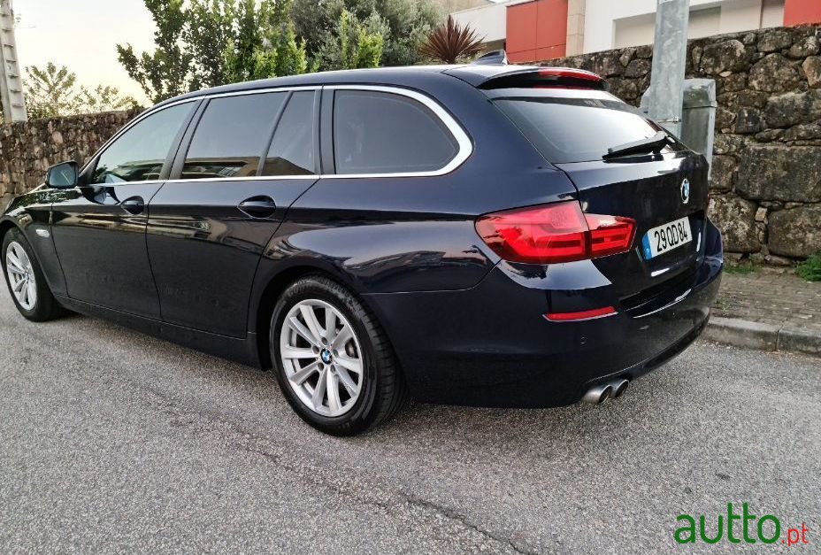 2011' BMW 520 Ver-D photo #2
