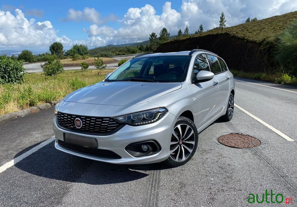 2017' Fiat Tipo Station Wagon photo #1