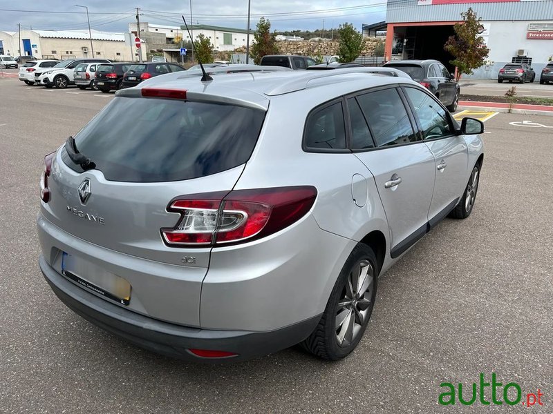 2010' Renault Megane Sport Tourer photo #5