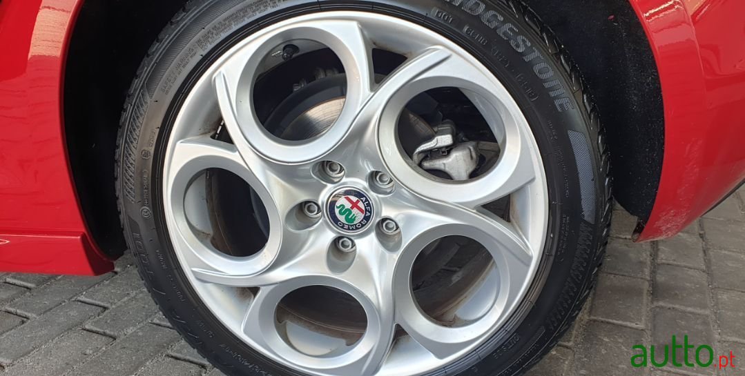 2019' Alfa Romeo Giulietta photo #6