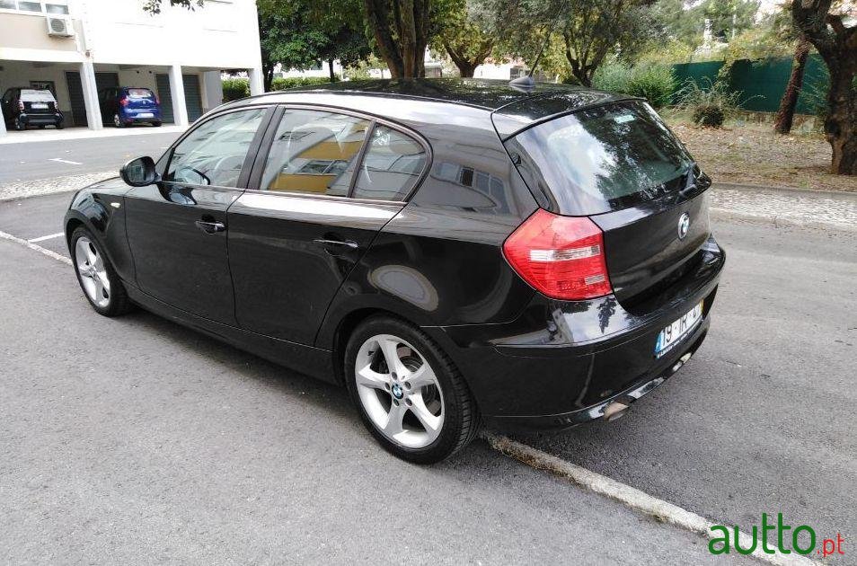 2010' BMW 118 D Sport 5P photo #1