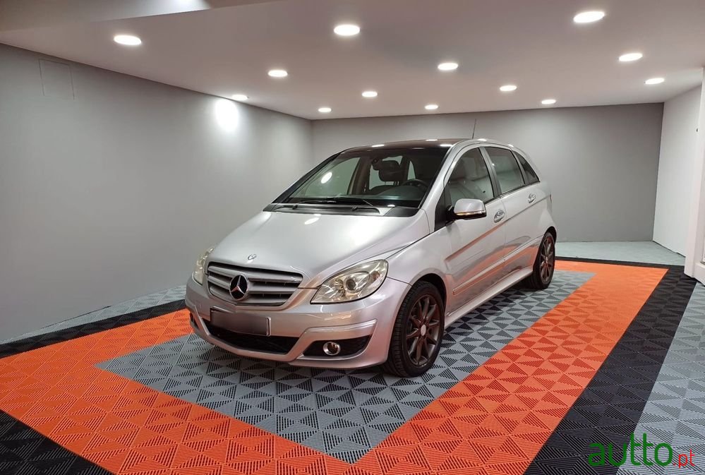 2011' Mercedes-Benz Classe B Cdi photo #1