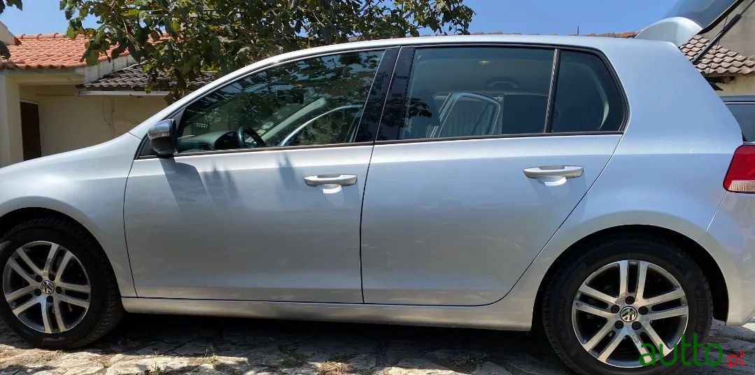 2011' Volkswagen Golf photo #6