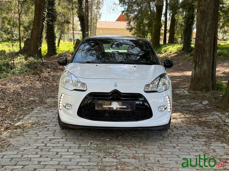 2013' Citroen DS3 1.2 Vti So Chic photo #2
