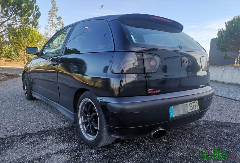 2001' SEAT Ibiza Sport photo #2