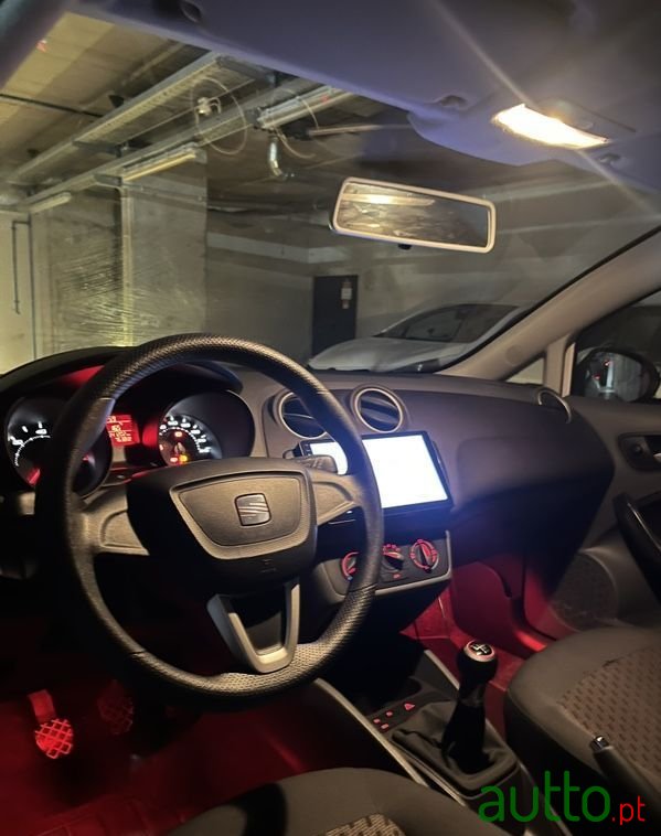 2010' SEAT Ibiza photo #5