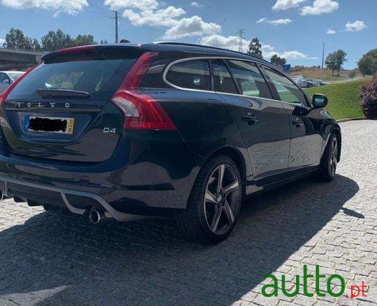 2013' Volvo V60 D4 R Design Sport photo #2