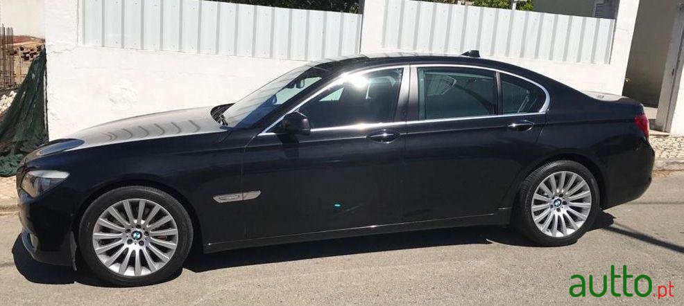 2009' BMW 730 Executivo photo #2