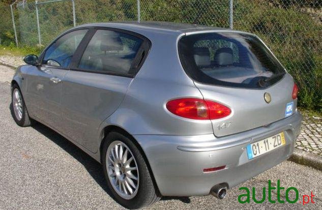 2004' Alfa Romeo 147 1.6 Gpl photo #1