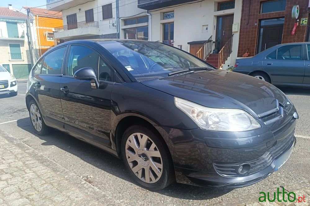 2005' Citroen C4 1.6 Hdi 110 Sx photo #3