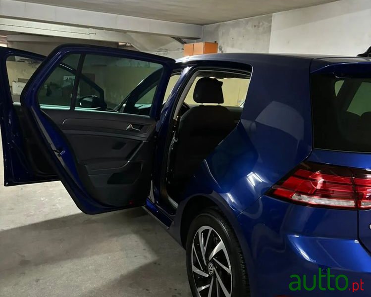 2020' Volkswagen Golf 1.0 Tsi photo #5