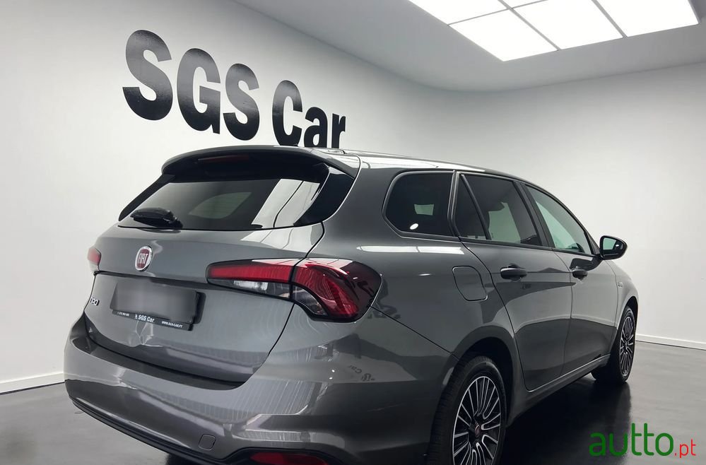 2022' Fiat Tipo Station Wagon photo #4