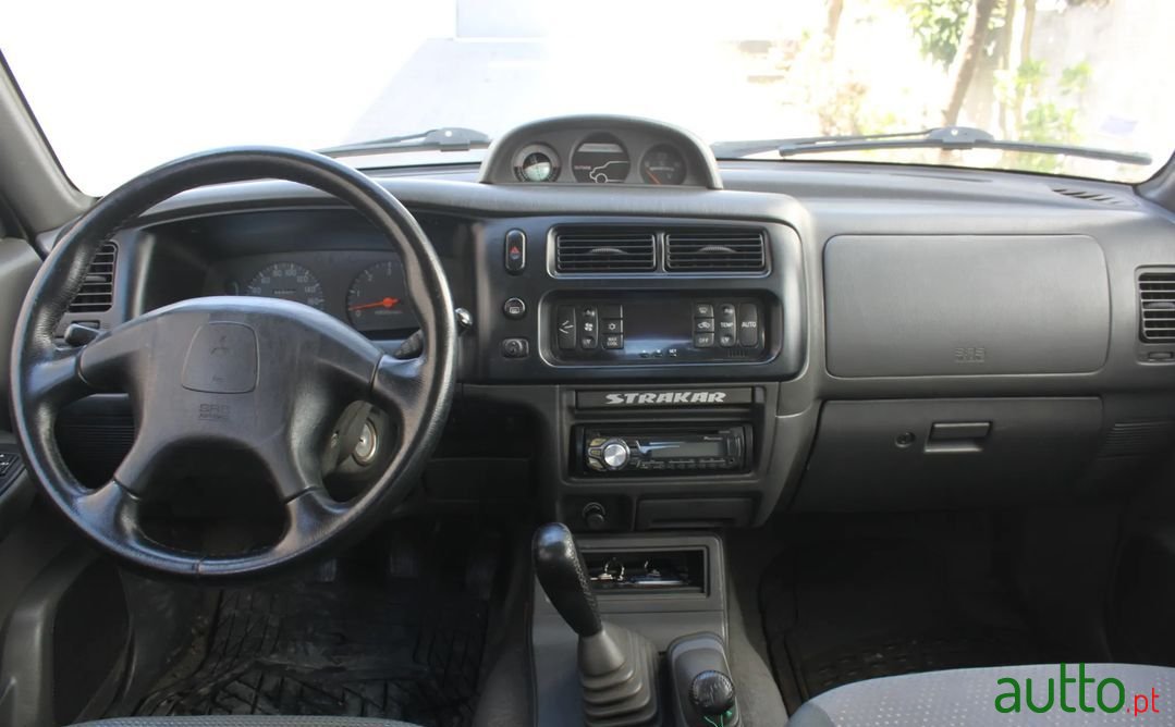 2001' Mitsubishi L200 photo #6