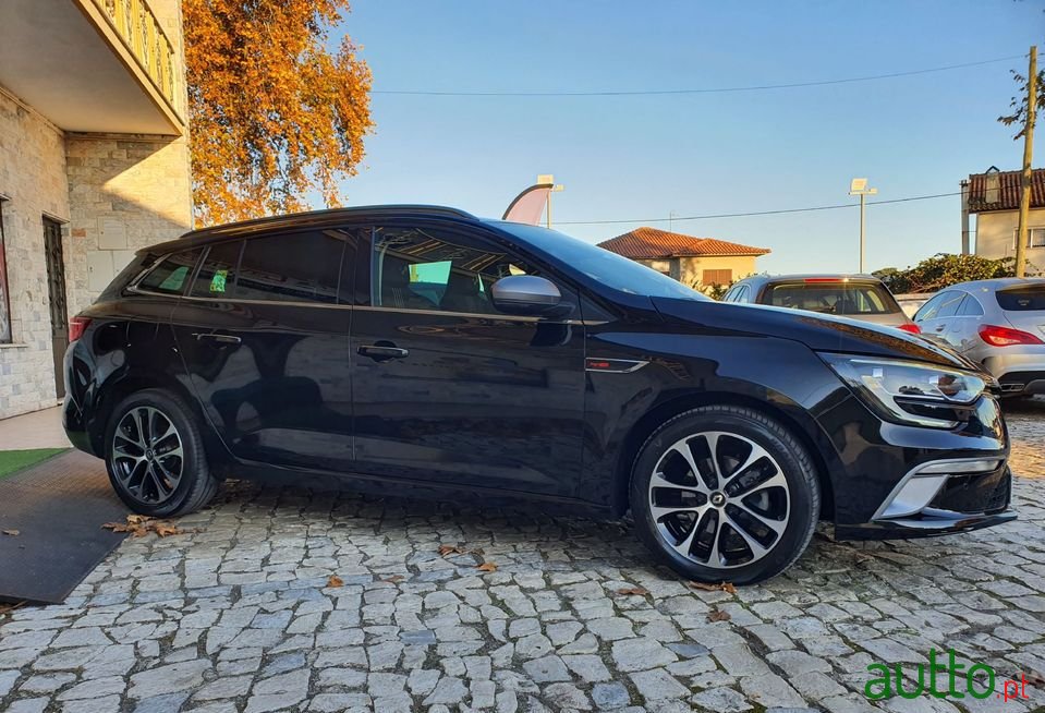 2018' Renault Megane Sport Tourer photo #5