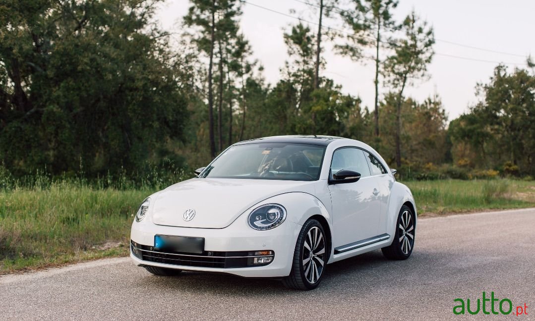 2015' Volkswagen New Beetle photo #1