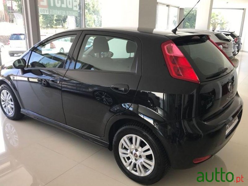 2015' Fiat Punto photo #2