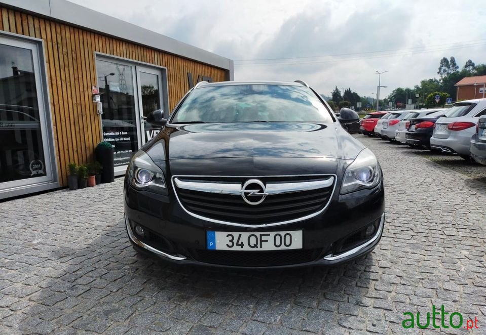 2015' Opel Insignia Sports Tourer photo #2