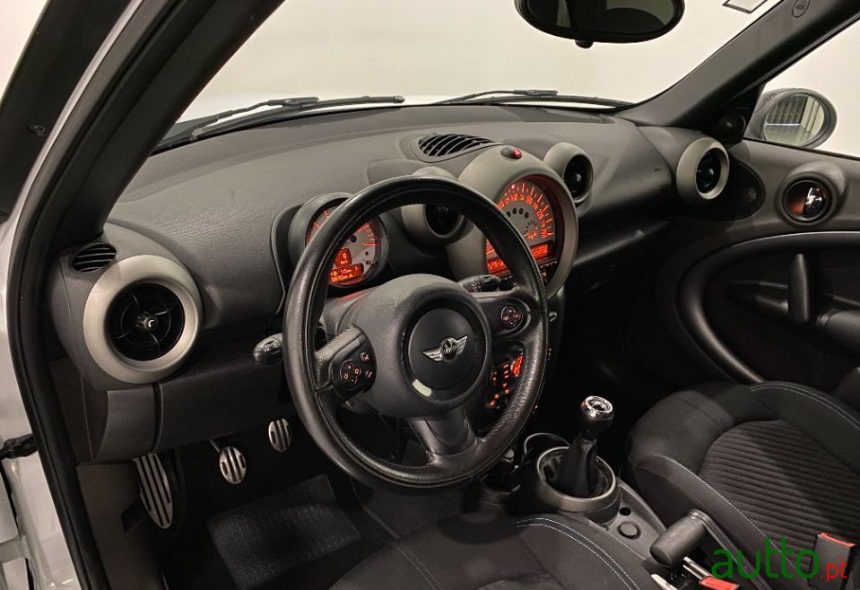 2011' MINI Countryman photo #4