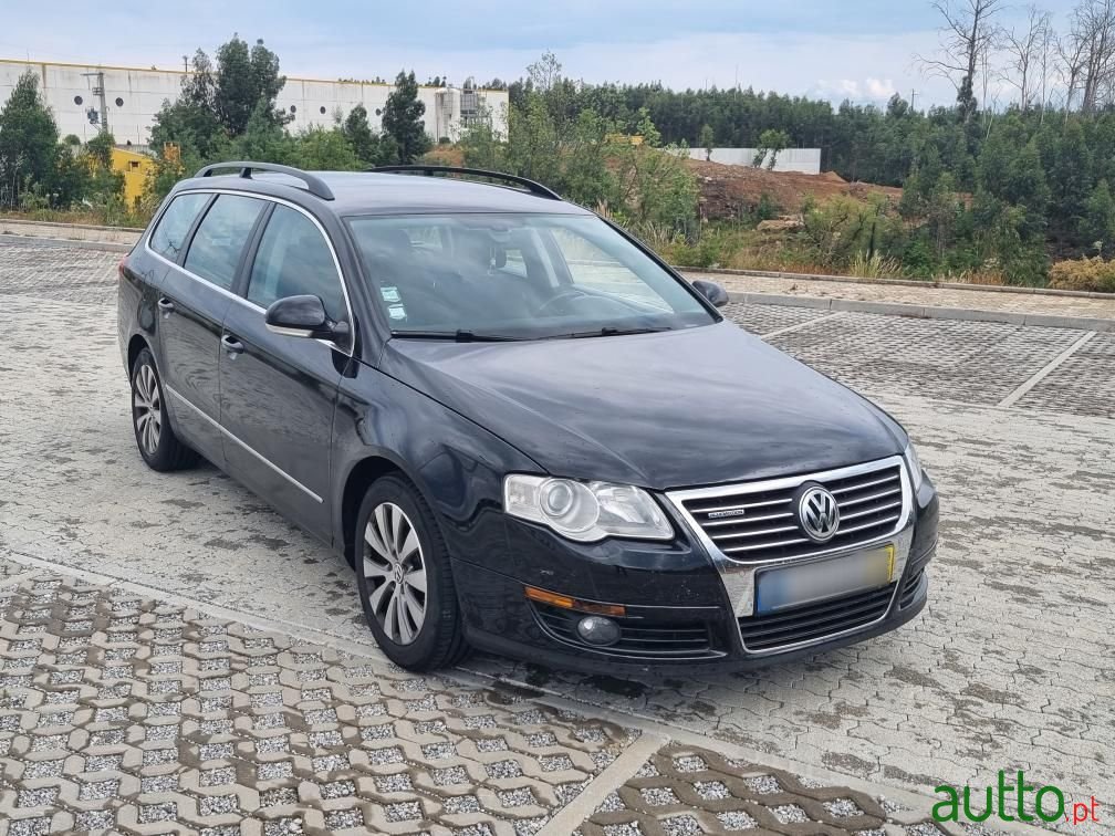 2008' Volkswagen Passat photo #1