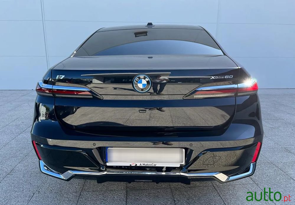 2023' BMW i7 Xdrive60 Pack M photo #5