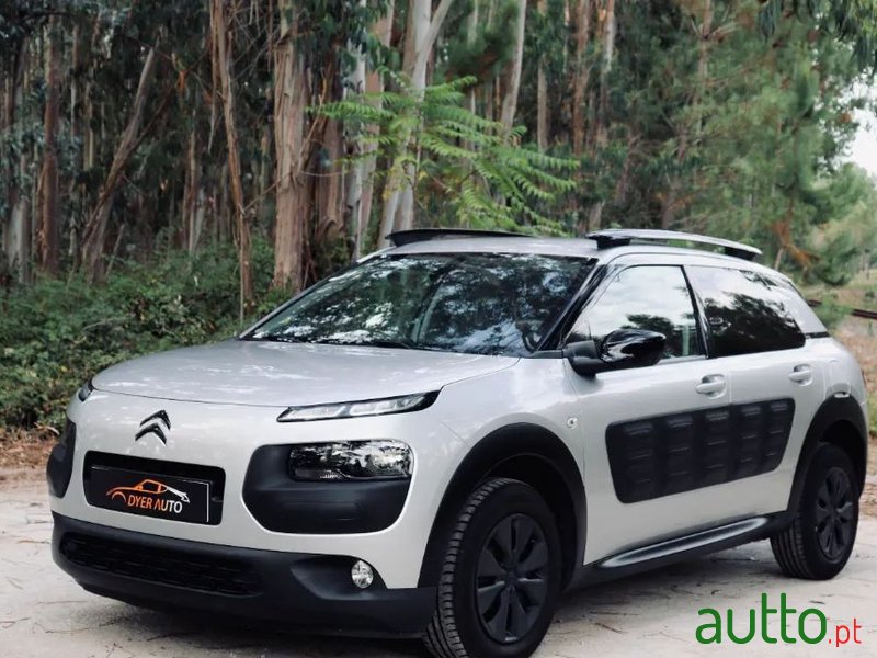 2015' Citroen C4 Cactus photo #3