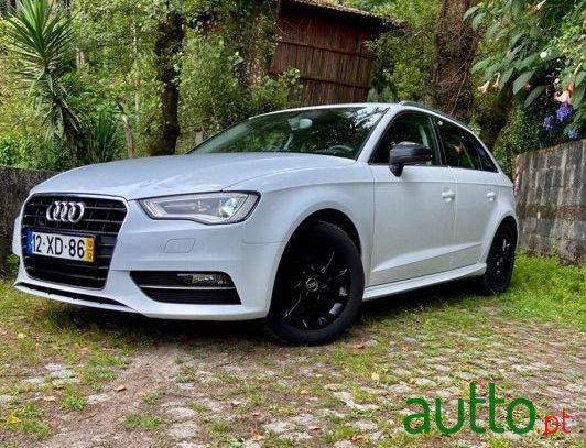 2013' Audi A3 Sportback photo #1