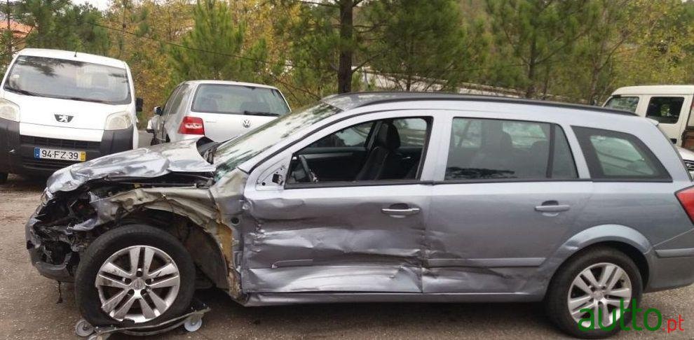 2007' Opel Astra Caravan photo #1