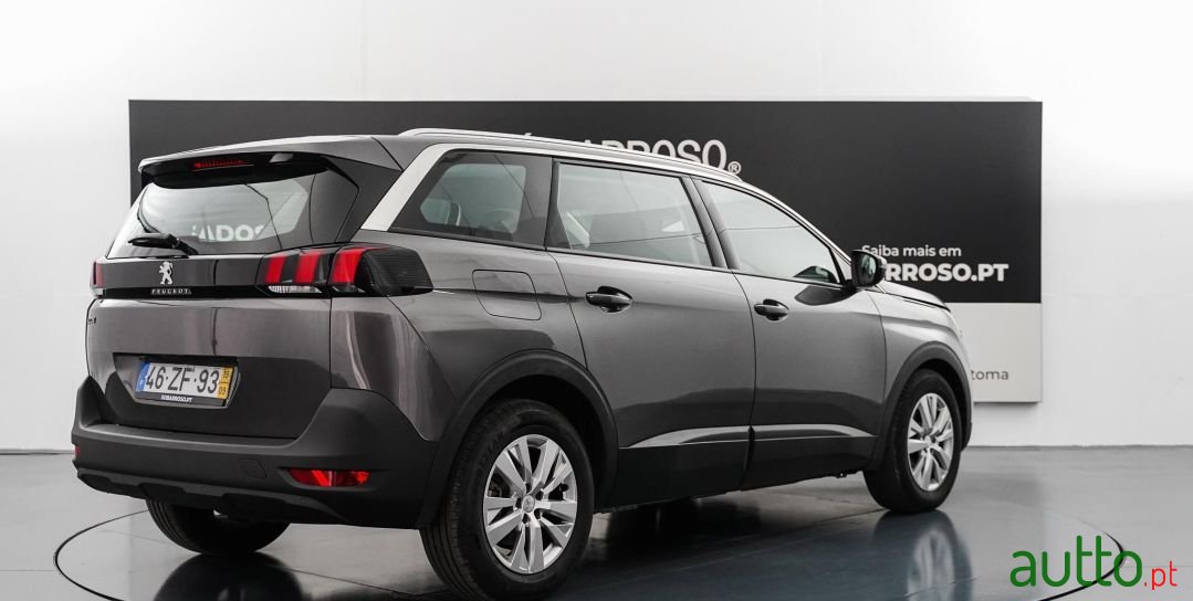 2019' Peugeot 5008 photo #6