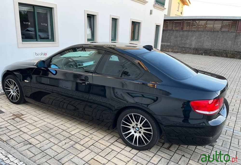 2007' BMW Série 3 D Coupe photo #6