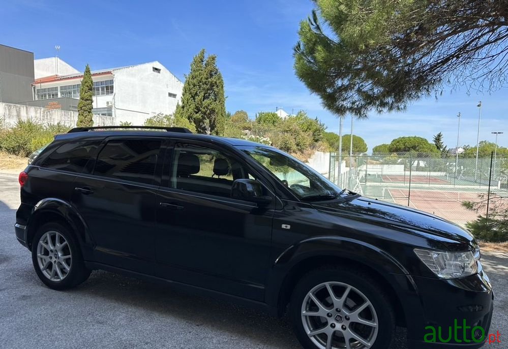 2011' Fiat Freemont photo #1