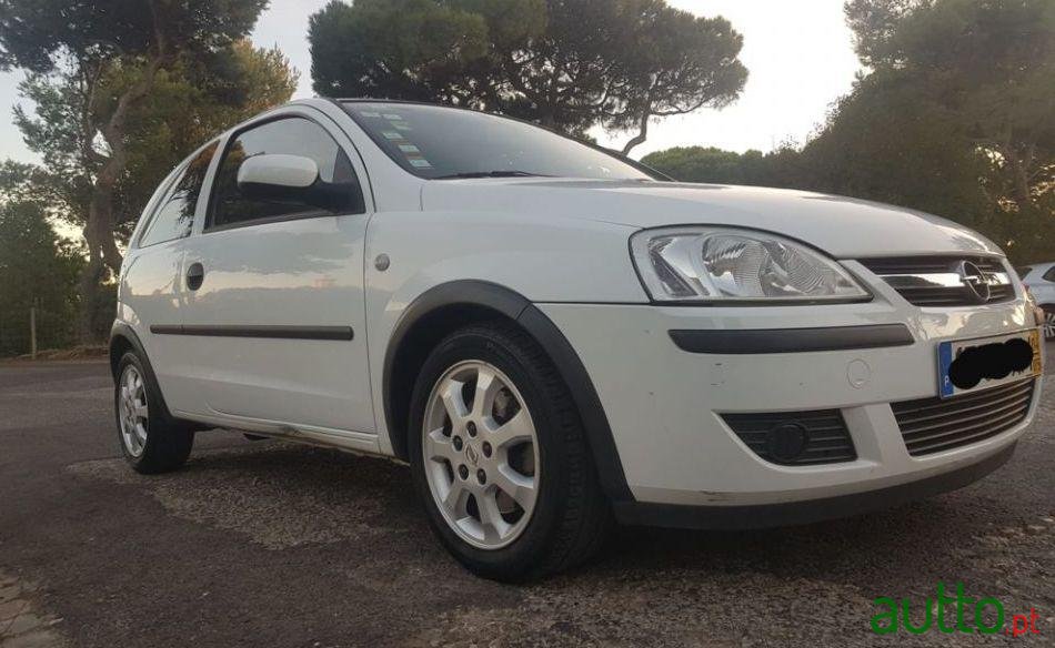 2004' Opel Corsa photo #2