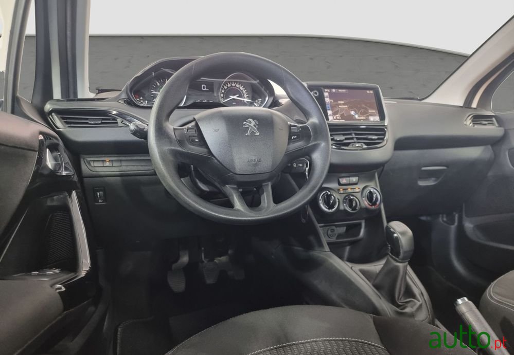 2016' Peugeot 208 1.6 Bluehdi Style photo #4