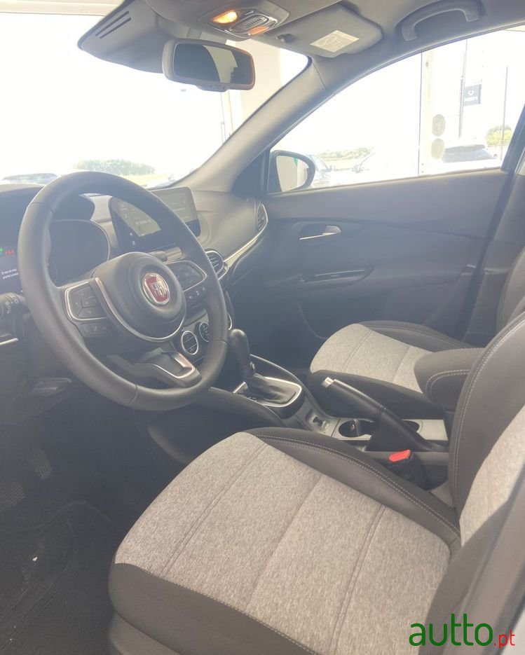 2022' Fiat Tipo Station Wagon Cross photo #3