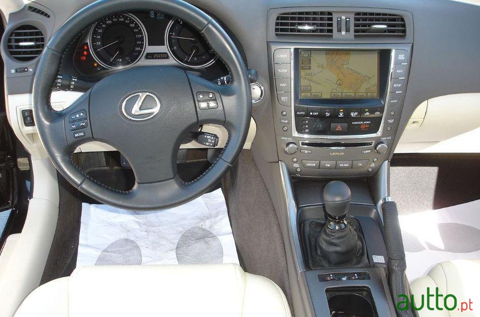 2010' Lexus Is-220 D Luxury photo #2
