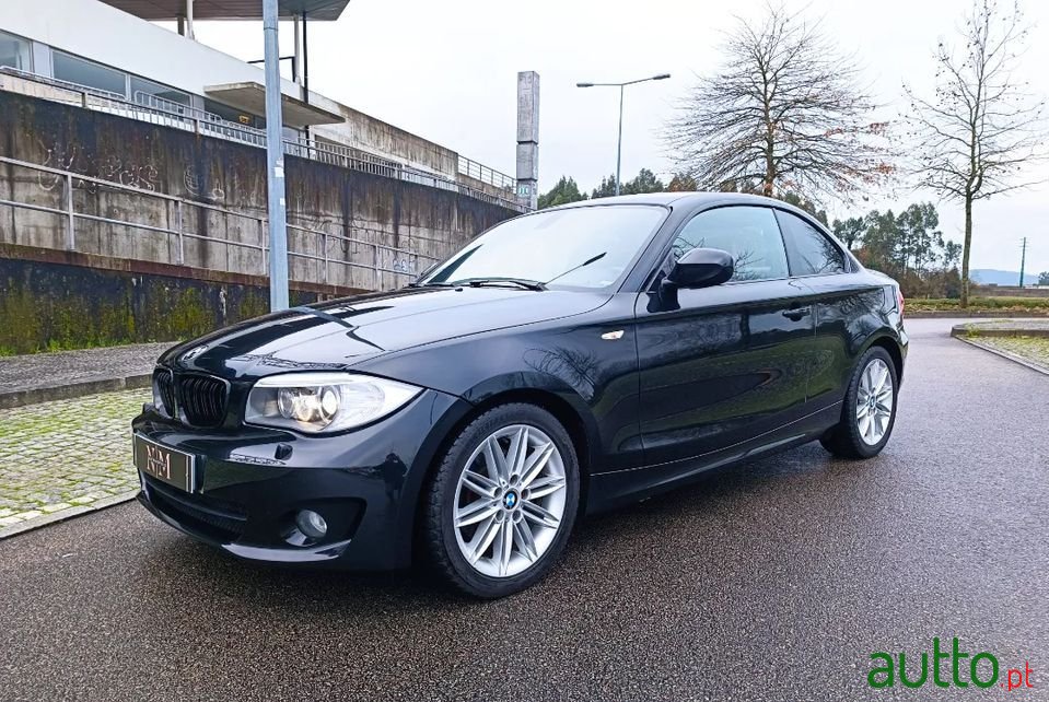 2011' BMW 120 photo #2