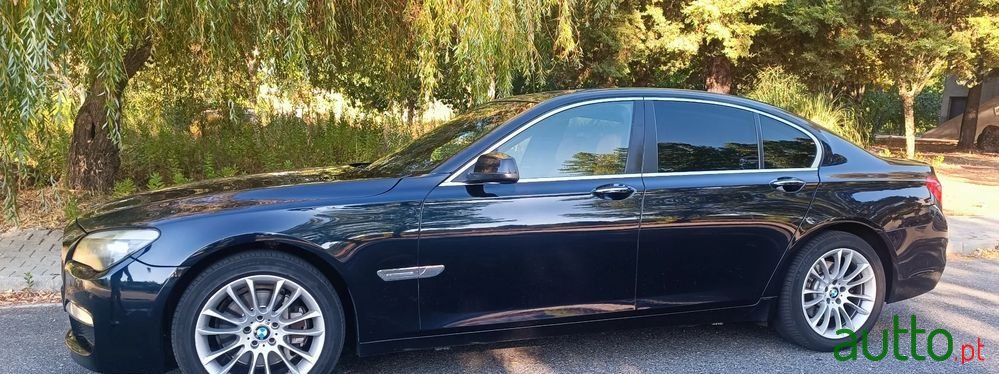 2012' BMW Série 7 D Pack M photo #5