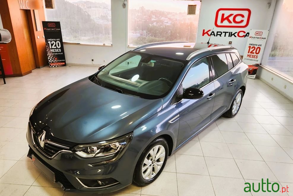 2018' Renault Megane Sport Tourer photo #2