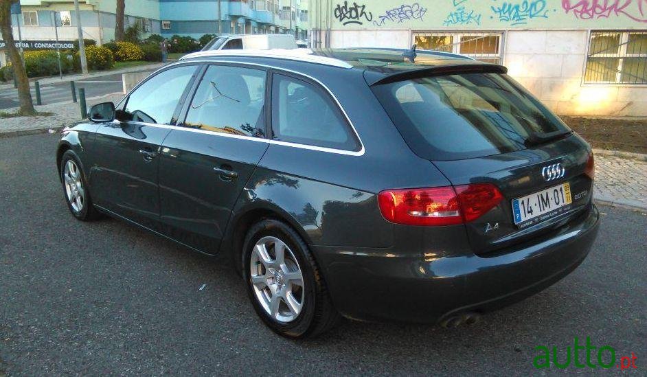 2009' Audi A4 Avant photo #2
