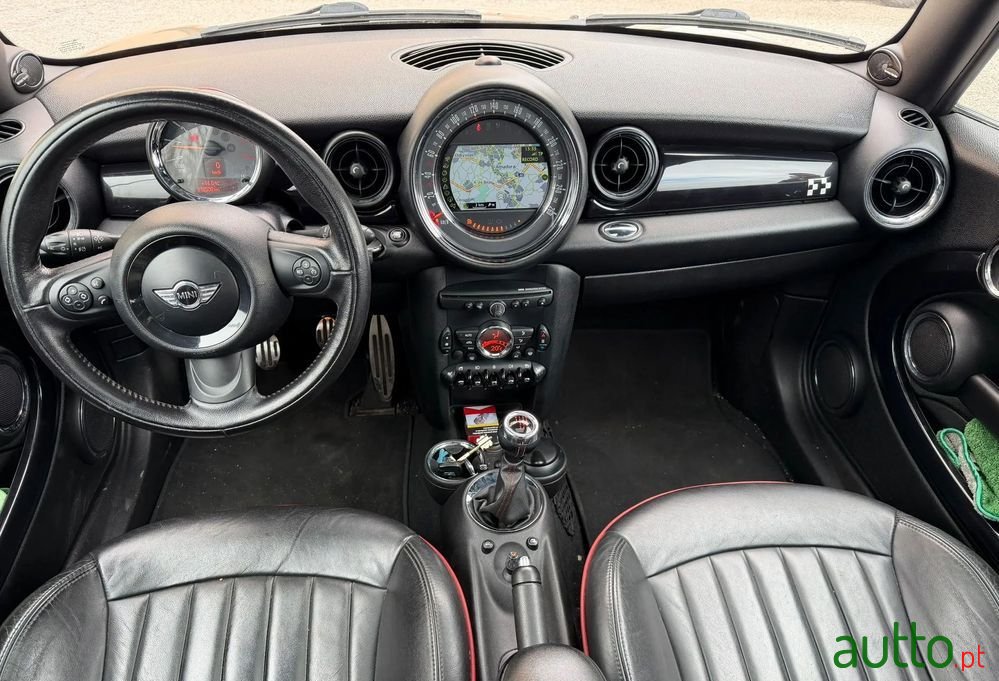 2010' MINI John Cooper Works 3 Portas photo #4