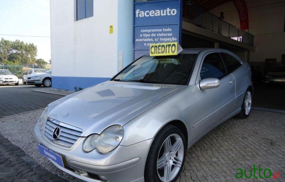 2002' Mercedes-Benz C 220 Sportcoupe photo #2