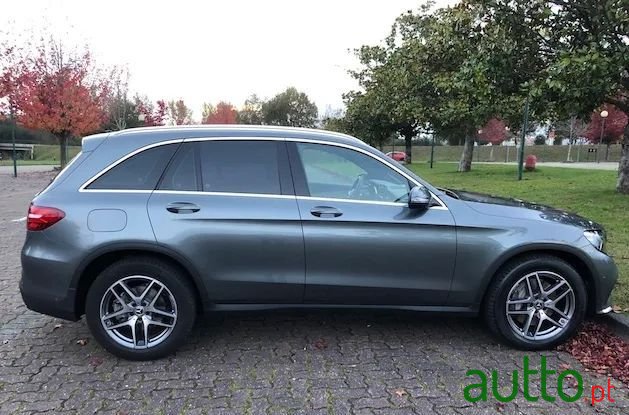 2018' Mercedes-Benz Classe Glc photo #4