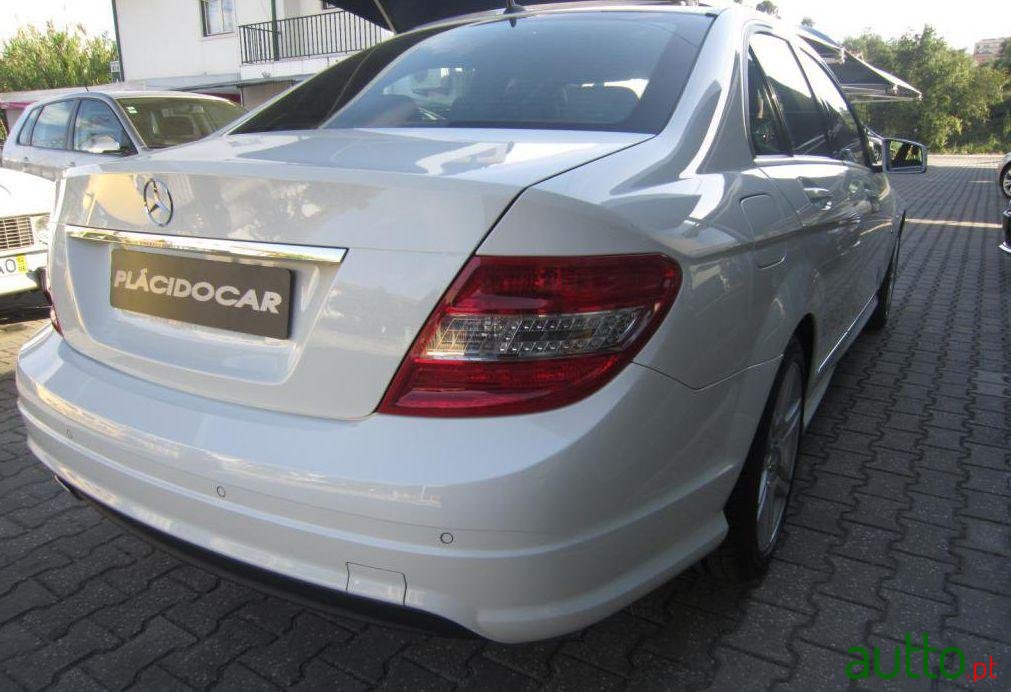 2010' Mercedes-Benz CDi Avant. BlueEfficiency photo #2