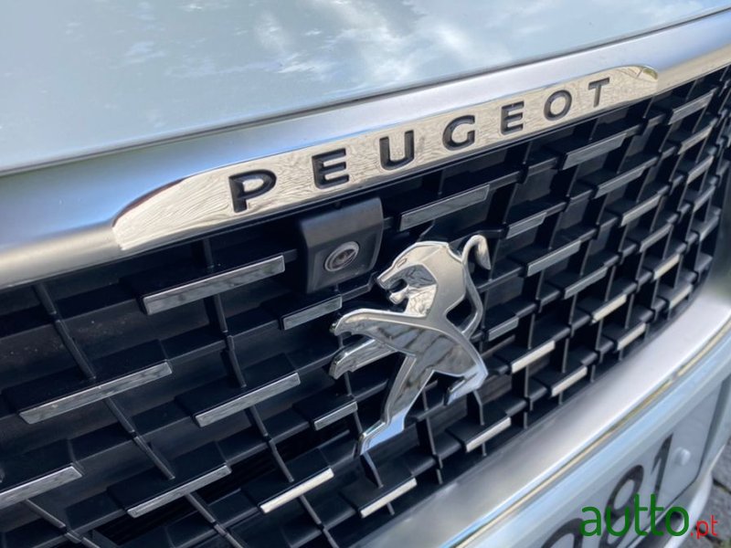 2017' Peugeot 5008 photo #5