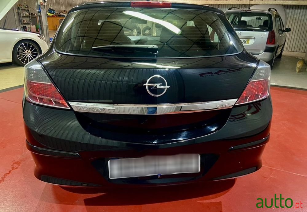 2008' Opel Astra Gtc photo #6