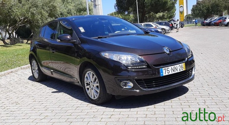 2013' Renault Megane photo #1